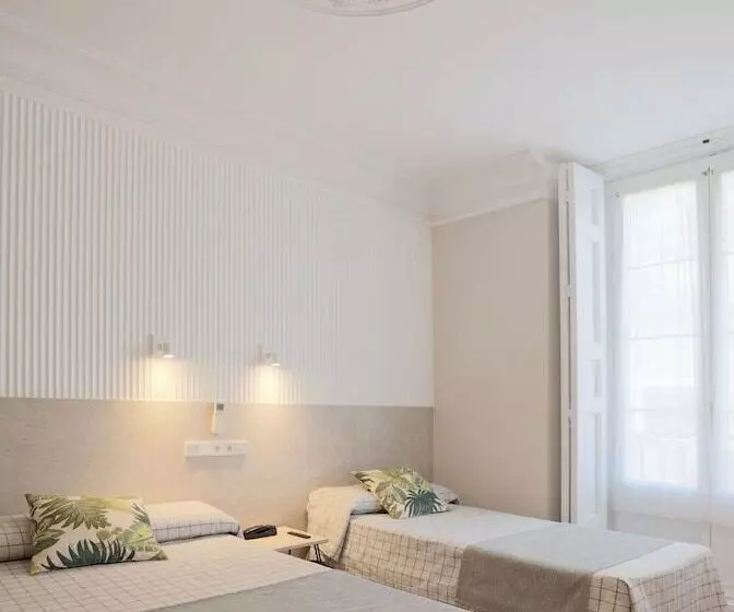 اتاق استاندارد, Hostal Castilla Ii Puerta Del Sol