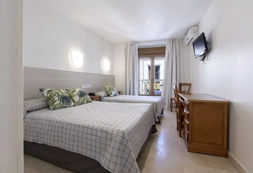 اتاق استاندارد سه نفره, Hostal Castilla Ii Puerta Del Sol