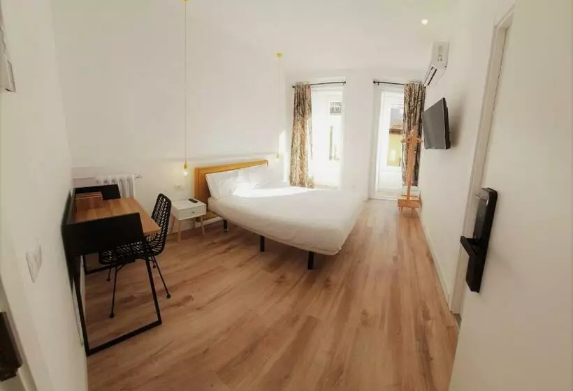 اتاق لوکس, Hostal Manuela By Gaiarooms