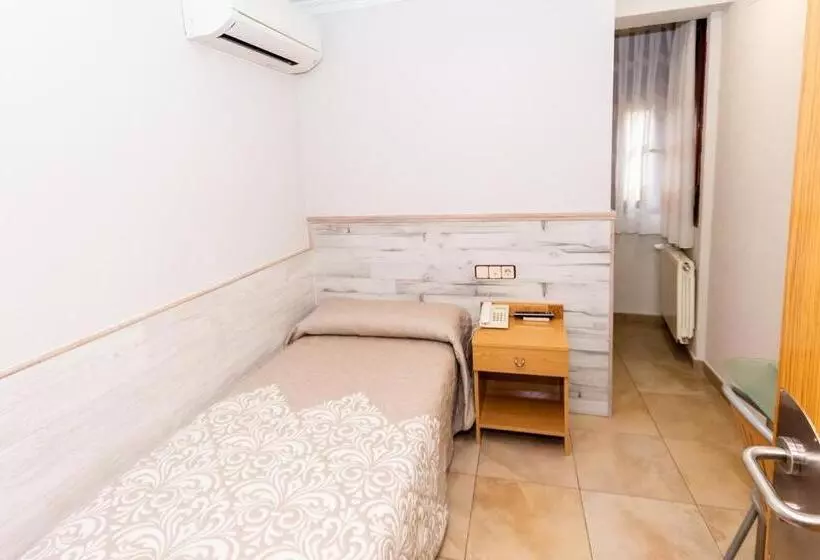 اتاق استاندارد یک نفره, Hostal Viky