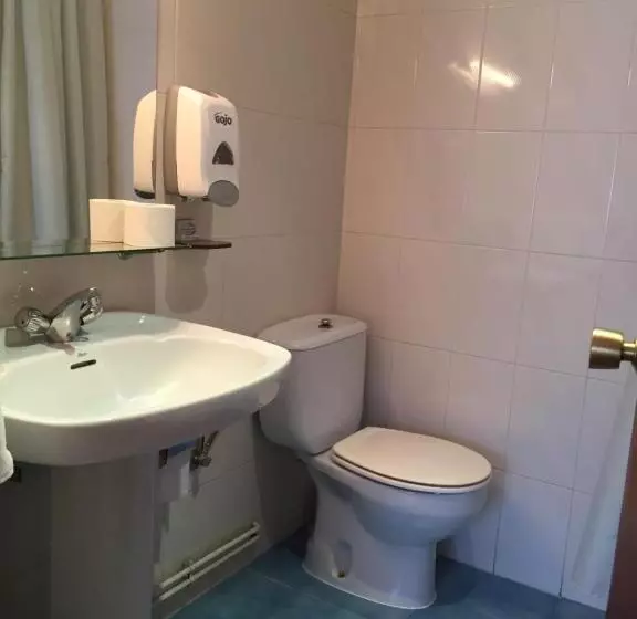 Standard Kolmen Hengen Huone, Derby