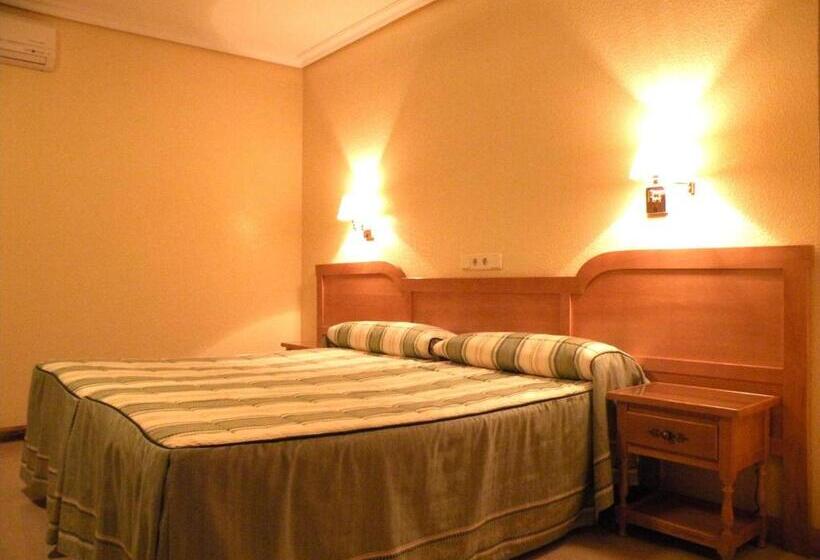 اتاق استاندارد سه نفره, Hostal Benamar