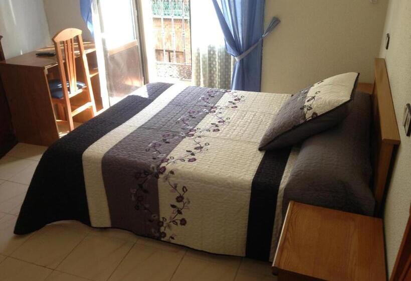 اتاق استاندارد, Hostal Fernandez