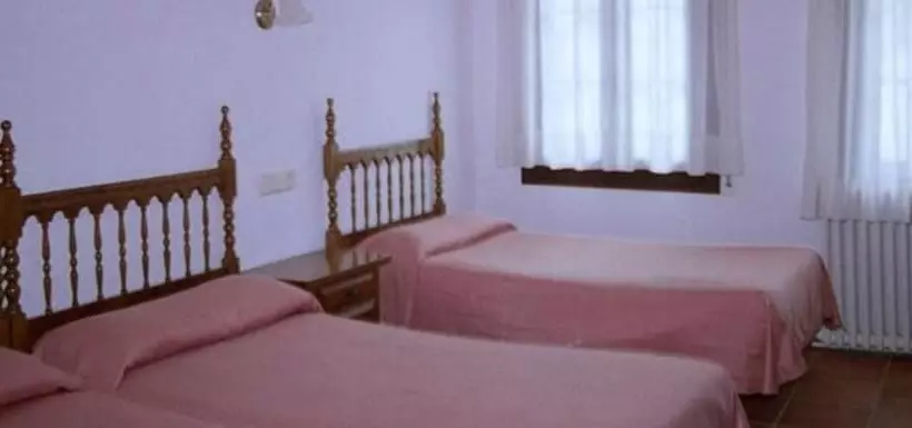スタンダードトリプルルーム, Hostal Fondevila