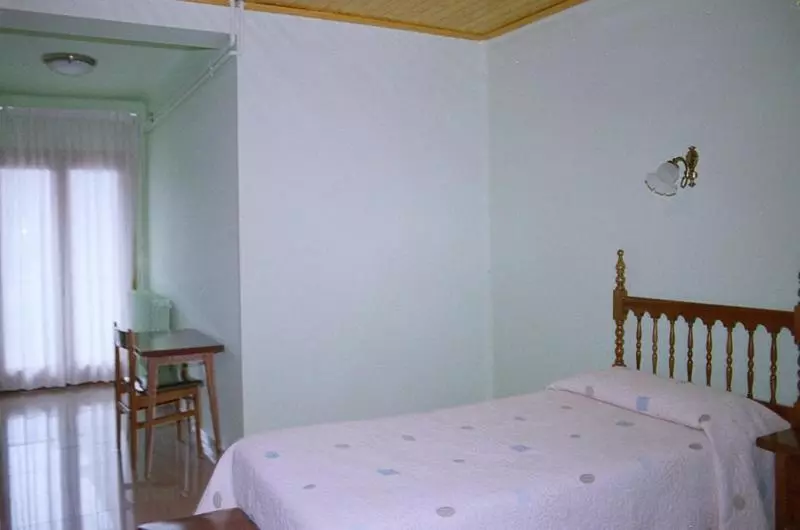 スタンダードルーム, Hostal Fondevila