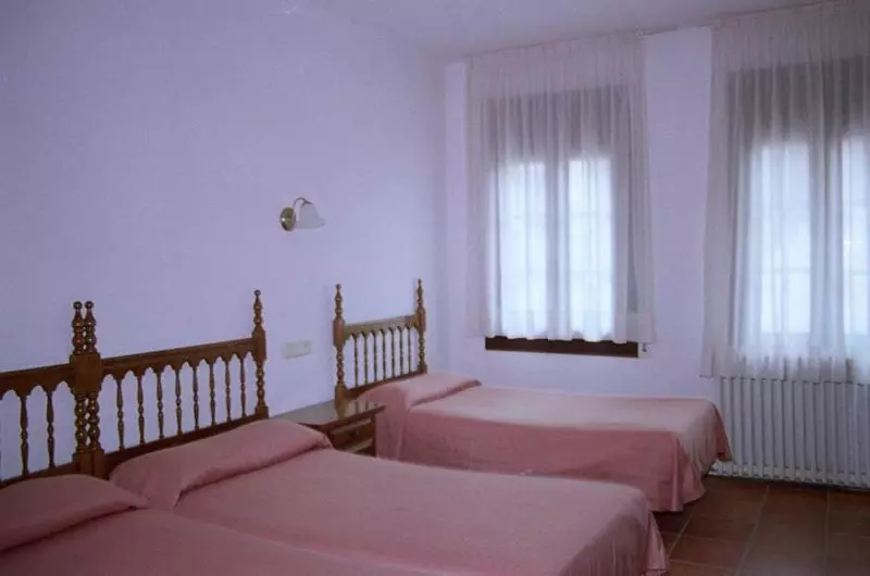 スタンダードトリプルルーム, Hostal Fondevila