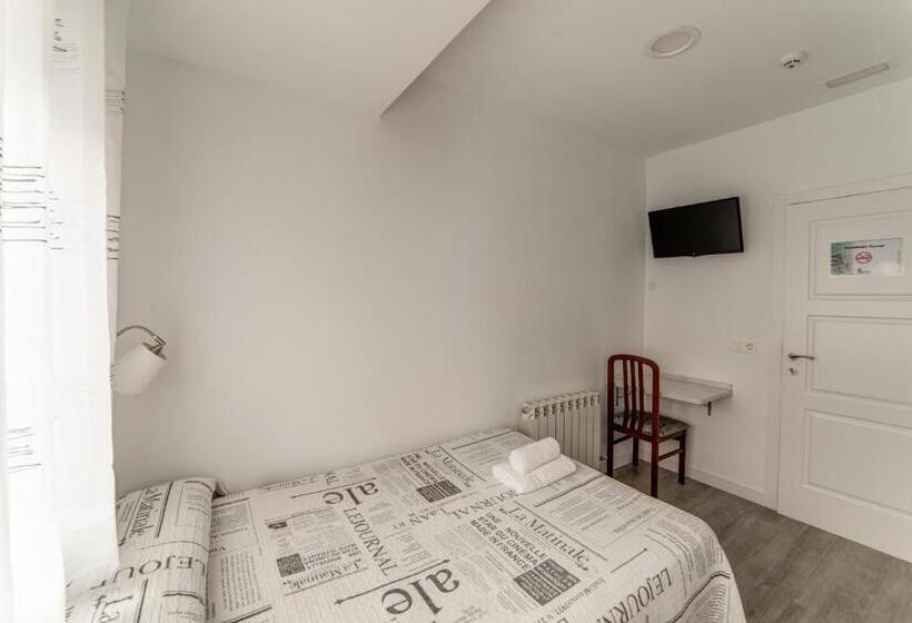 اتاق استاندارد یک نفره, Hostal Lar