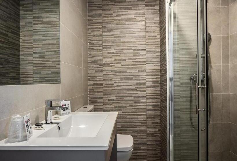 اتاق استاندارد یک نفره, Hostal Lar