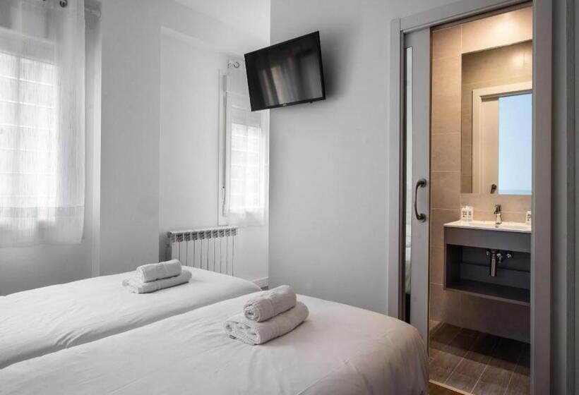 اتاق استاندارد, Hostal Lar