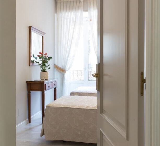 اتاق استاندارد یک نفره, Hostal Macarena