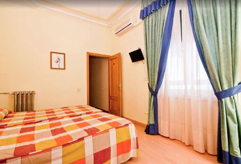 اتاق استاندارد, Hostal Oporto