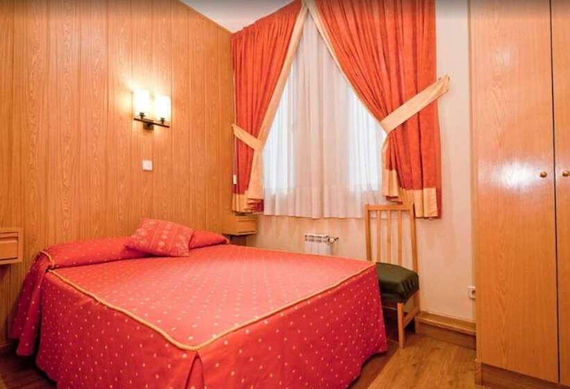 اتاق استاندارد, Hostal Oporto