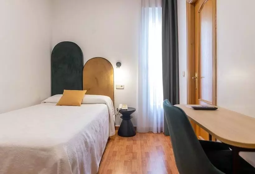 اتاق استاندارد یک نفره, Hostal Oriente