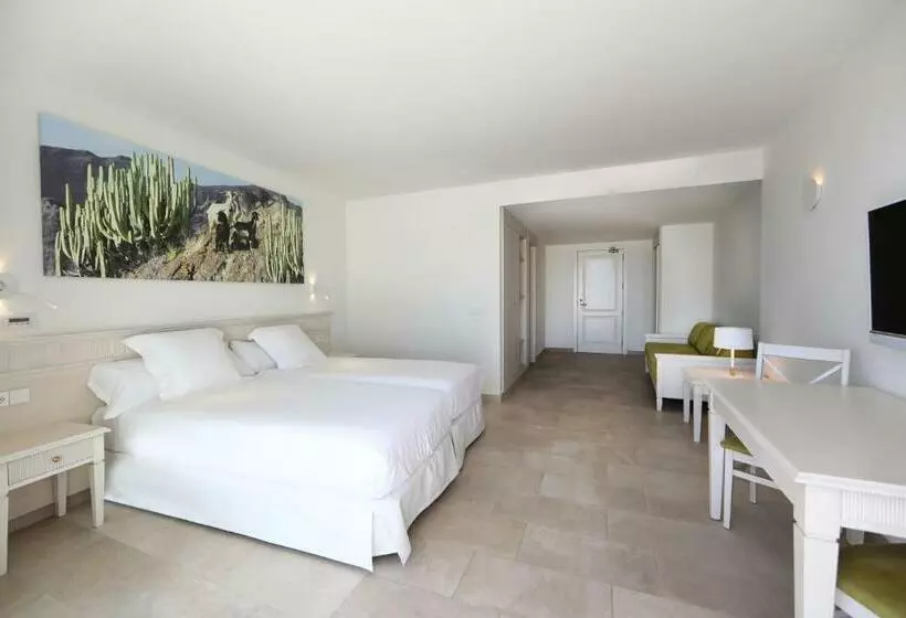 اتاق اساندارد با چشم‌انداز جانبی به دریا, Iberostar Selection Lanzarote Park