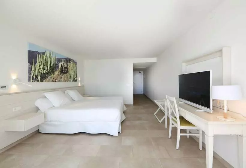 اتاق اساندارد با چشم‌انداز جانبی به دریا, Iberostar Selection Lanzarote Park