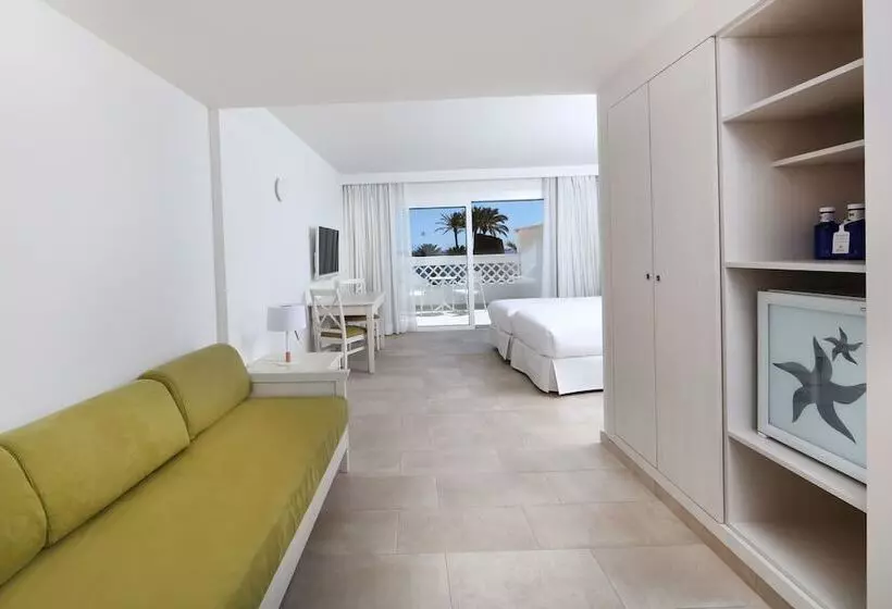 اتاق اساندارد با چشم‌انداز جانبی به دریا, Iberostar Selection Lanzarote Park