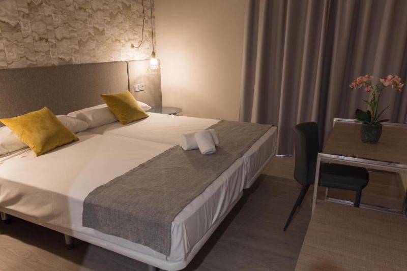 标准工作室带阳台, Ona Marbella Inn