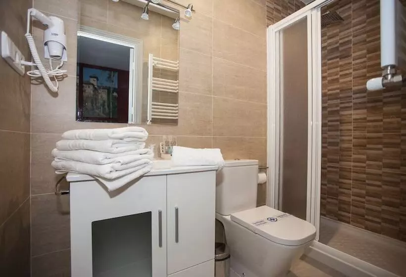 اتاق اکونومی, Hostal Aresol