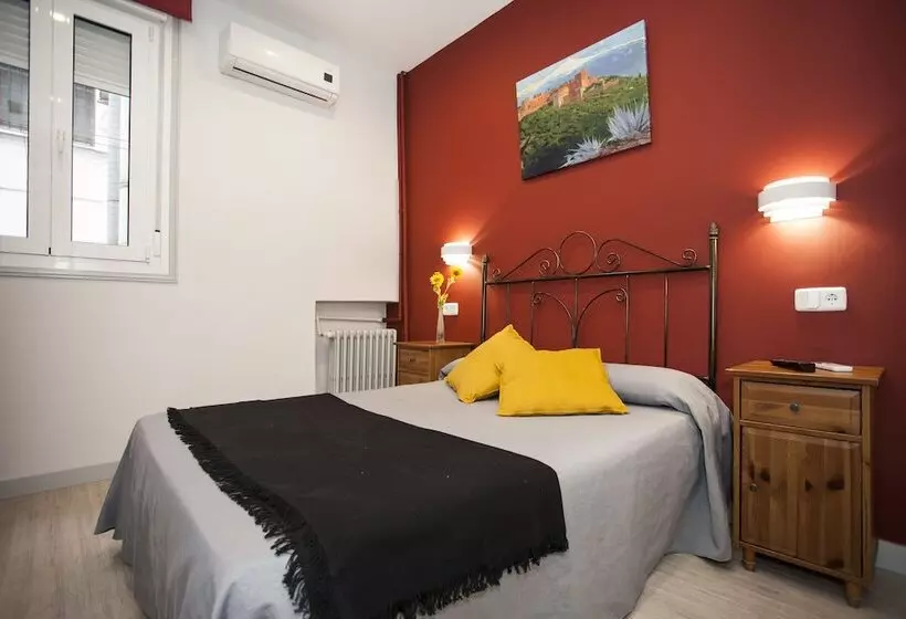 اتاق اکونومی, Hostal Aresol