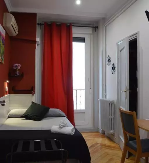 اتاق استاندارد یک نفره, Hostal Aresol