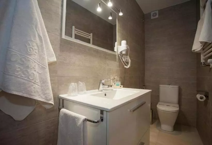 اتاق سوپریور, Hostal Aresol