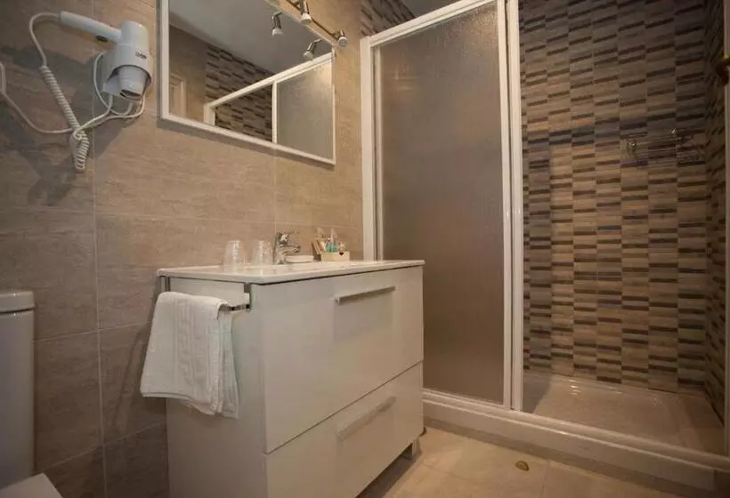 اتاق سوپریور, Hostal Aresol