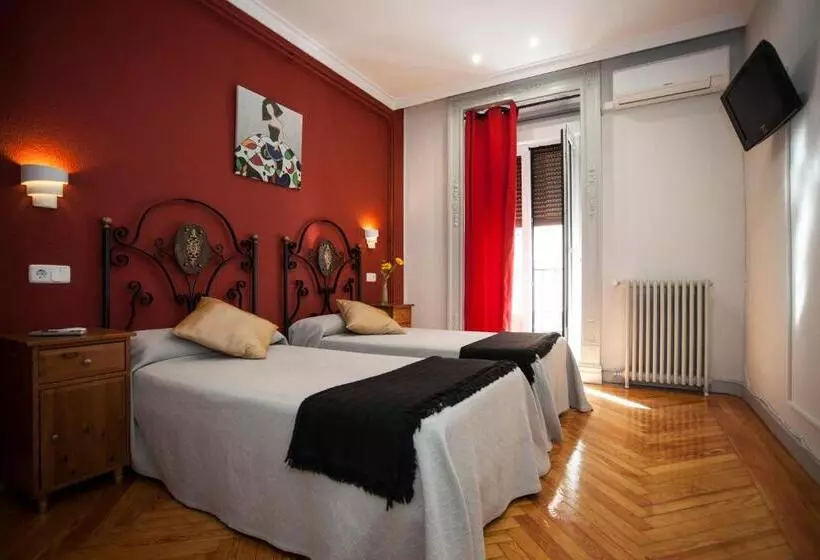 اتاق سوپریور, Hostal Aresol