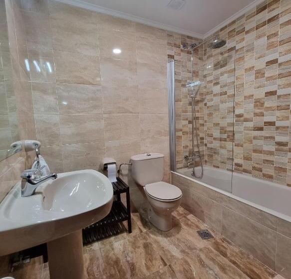 Номер Стандарт с Террасой, Hostal Sainz