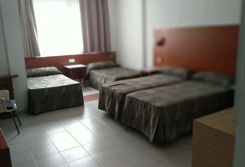 اتاق استاندارد چهار تخته, Oasis Plaza