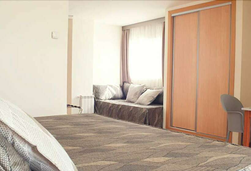 اتاق لوکس با چشم‌انداز شهر, Oasis Plaza