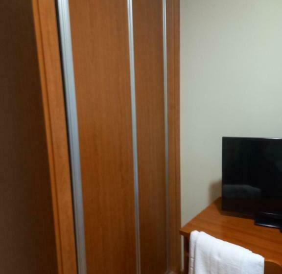 标准单人间, Pension San Roque