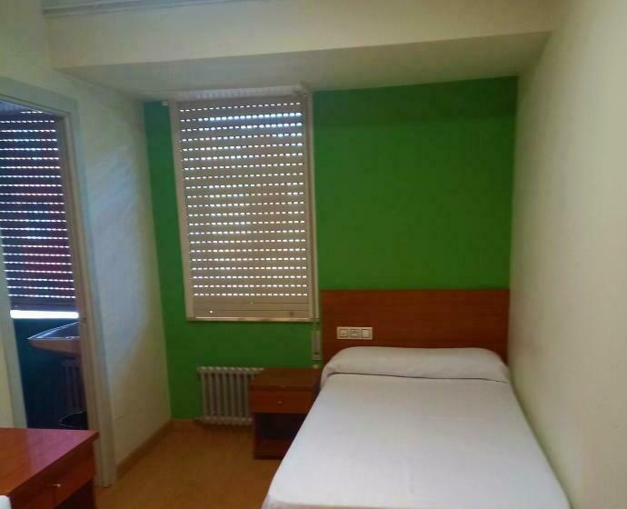 标准单人间, Pension San Roque