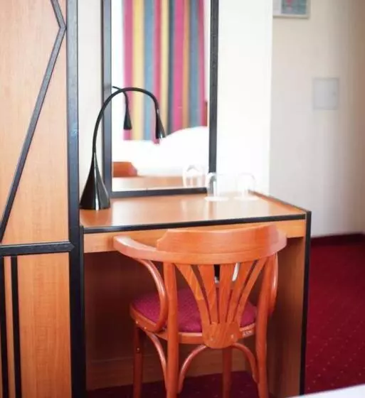 اتاق استاندارد سه نفره, Drei Kronen Vienna City