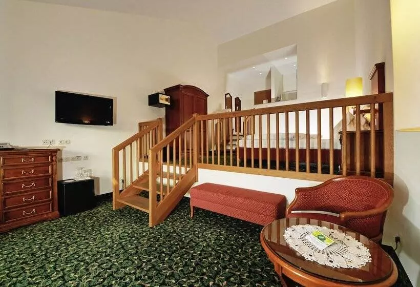 سوییت جونیور, Gartenhotel & Weingut Pfeffel Dürnstein