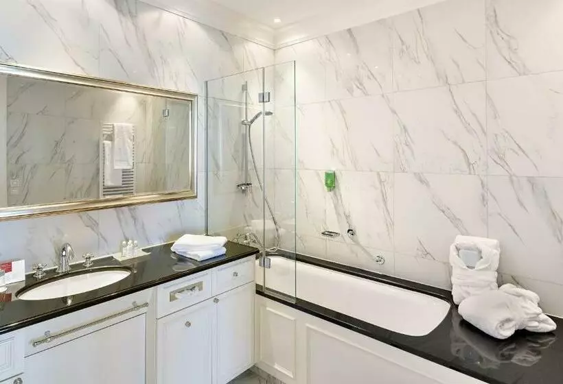 سوییت جونیور, Austria Trend Parkhotel Schönbrunn Wien