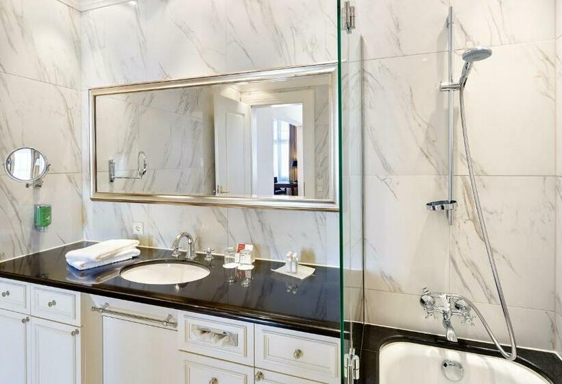 سوییت جونیور, Austria Trend Parkhotel Schönbrunn Wien