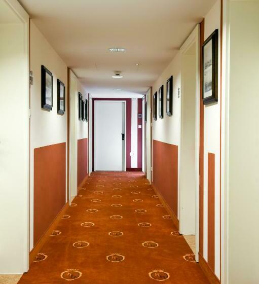 高级大房间, Graben