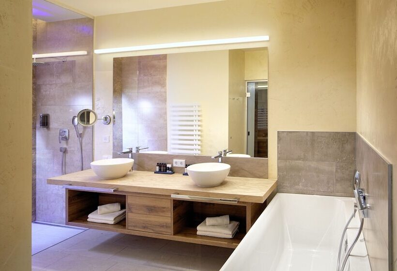 ジュニアスイート, Kaiserhof Superior