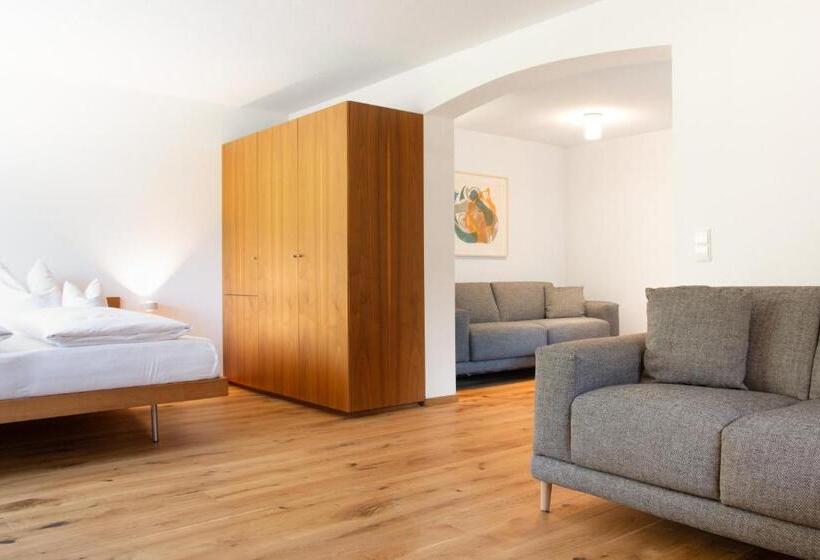 주니어 스위트 발코니, Krone In Au