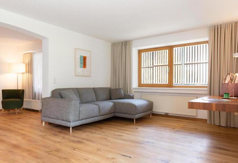 주니어 스위트 발코니, Krone In Au