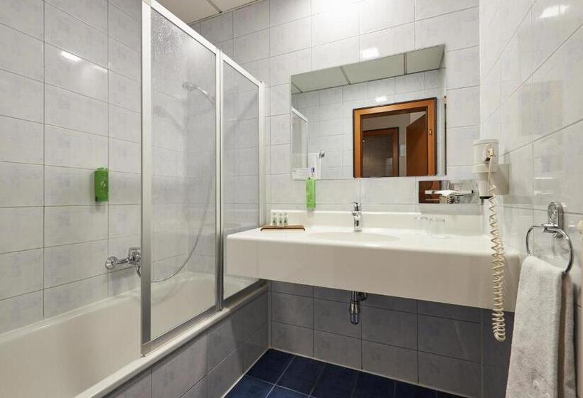 غرفة قياسية, Landskron