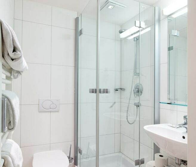 高级大房间, Post Wien