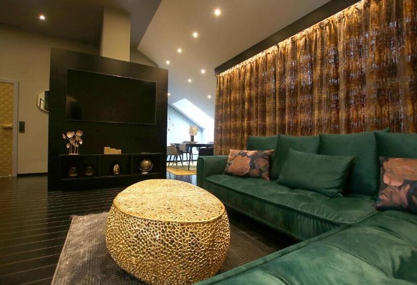 سوئیت پنت هاوس, Vienna Beim Prater