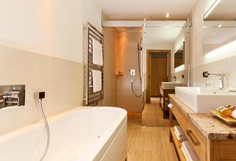 اتاق لوکس با بالکن, Superior Hotel Tirolerhof   Zell Am See