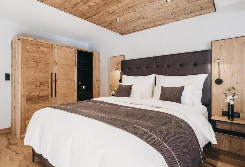 수피리어 룸, Vaya Nauders