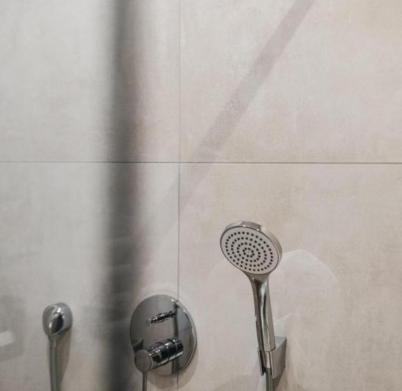 수피리어 룸, Vaya Nauders