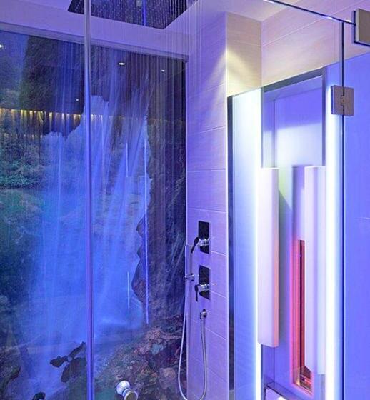 سوییت لوکس, Vienna Beim Prater