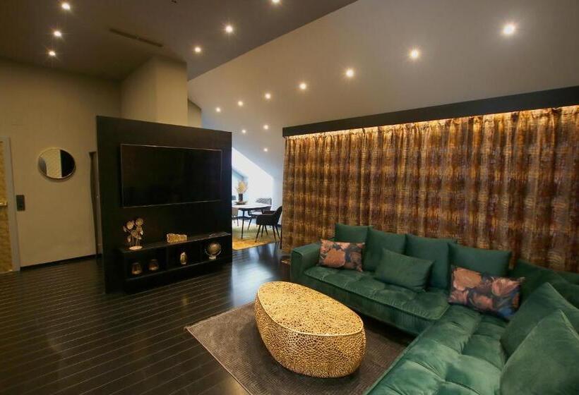 سوئیت پنت هاوس, Vienna Beim Prater