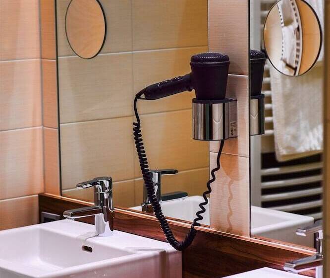 اتاق لوکس, Vienna Beim Prater