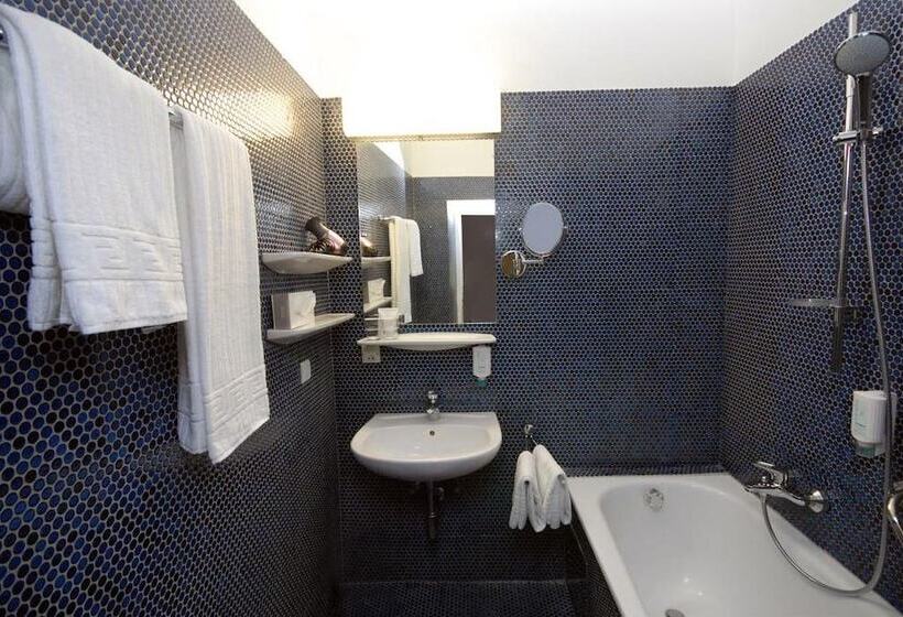 اتاق استاندارد, Vier Jahreszeiten